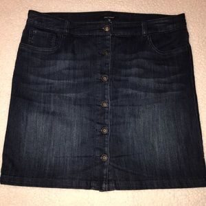 Daisy Fuentes jean skirt